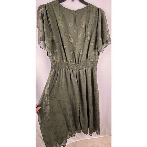 Simplee Plus 2XL Green Smocked Maxi Dress NWT Boho Floral Flutter Sleeve - Picture 7 of 7